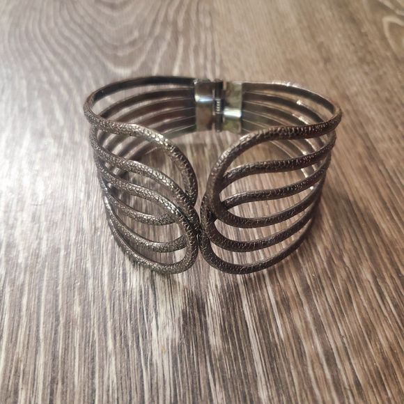 Charcoal gray hinge bracelet - Picture 4 of 4